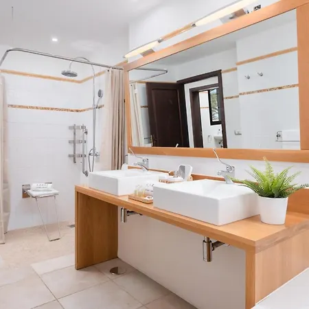 Villa Karat Atlantida *