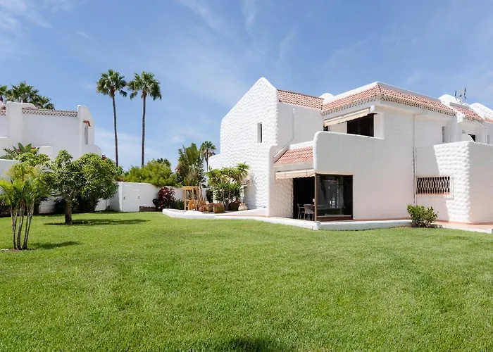 Villa Karat Atlantida *